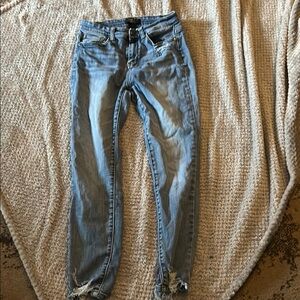 Judy Blue Ankle Cropped Blue Jeans with Classic Denim Style